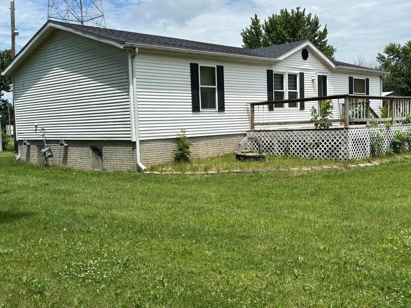 Vans Rd, Fulton, IL 61252