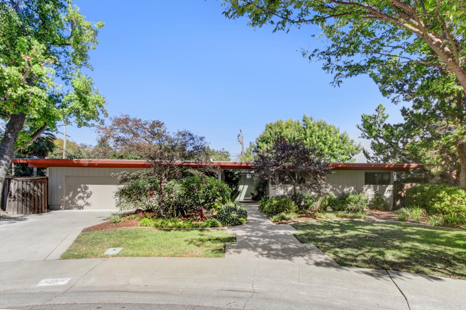 Vassar Dr, Davis, CA 95616