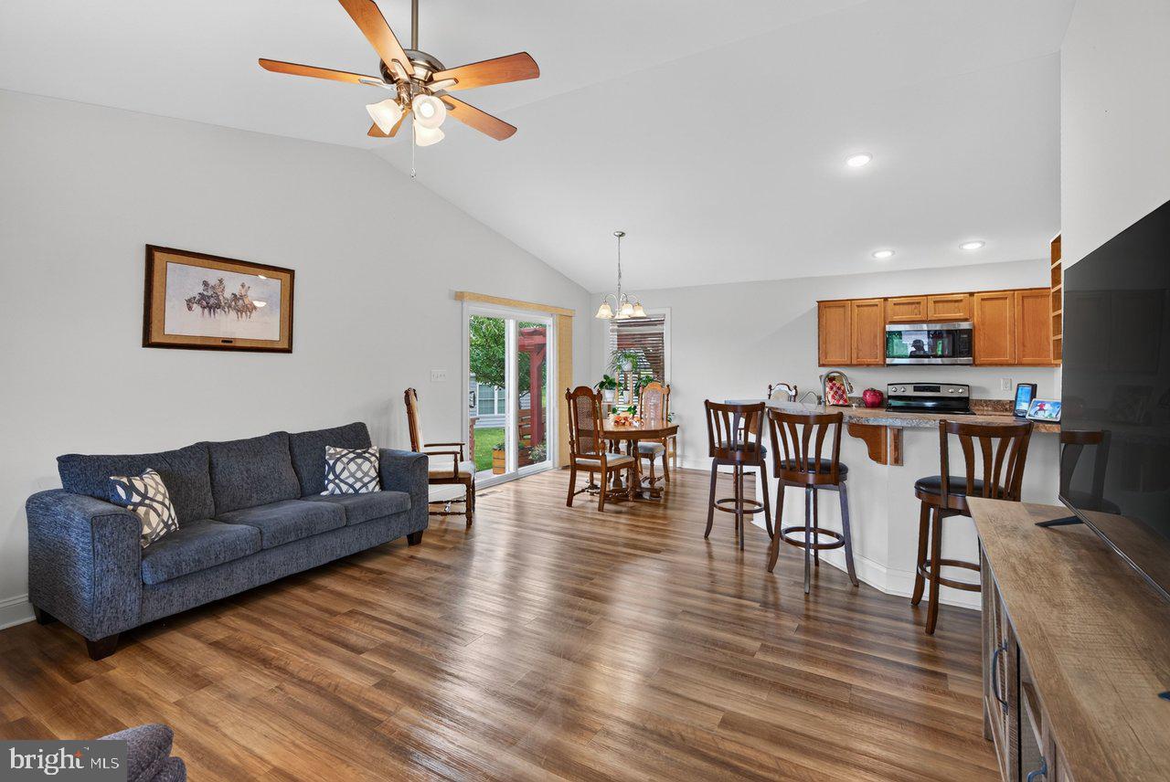 Ives St, Martinsburg, WV 25405