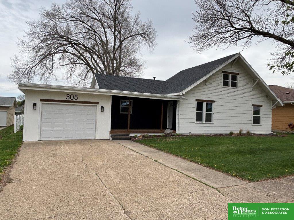 S Cedar Ave, Hartington, NE 68739