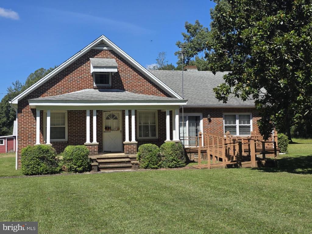 Fredericksburg Tpke, Woodford, VA 22580