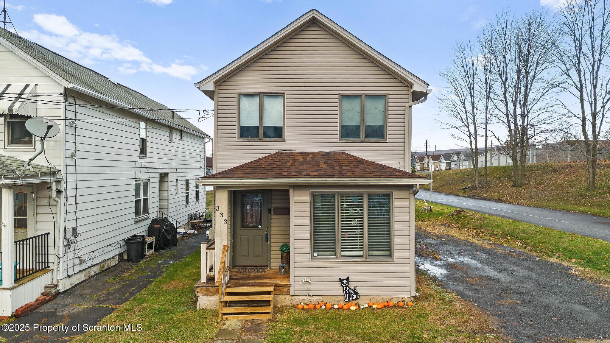 Dolph St, Jessup, PA 18434