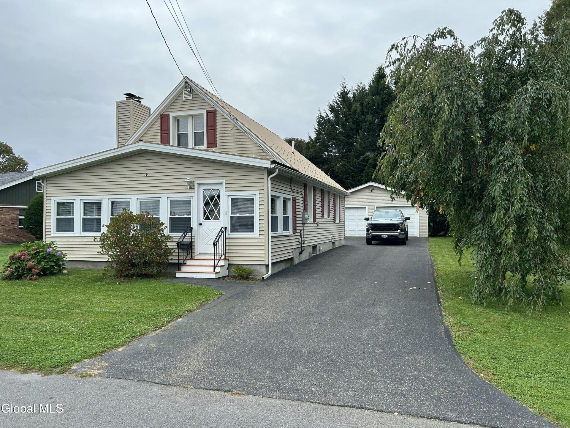 Fay St, Gloversville, NY 12078