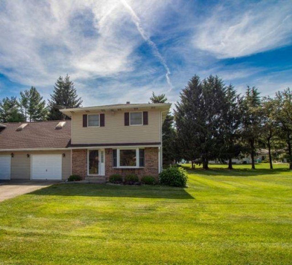 Wildwood Blvd, New Castle, IN 47362