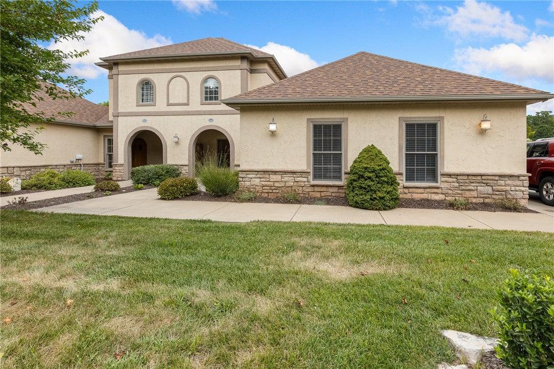 Lugano Ln, Hollister, MO 65672