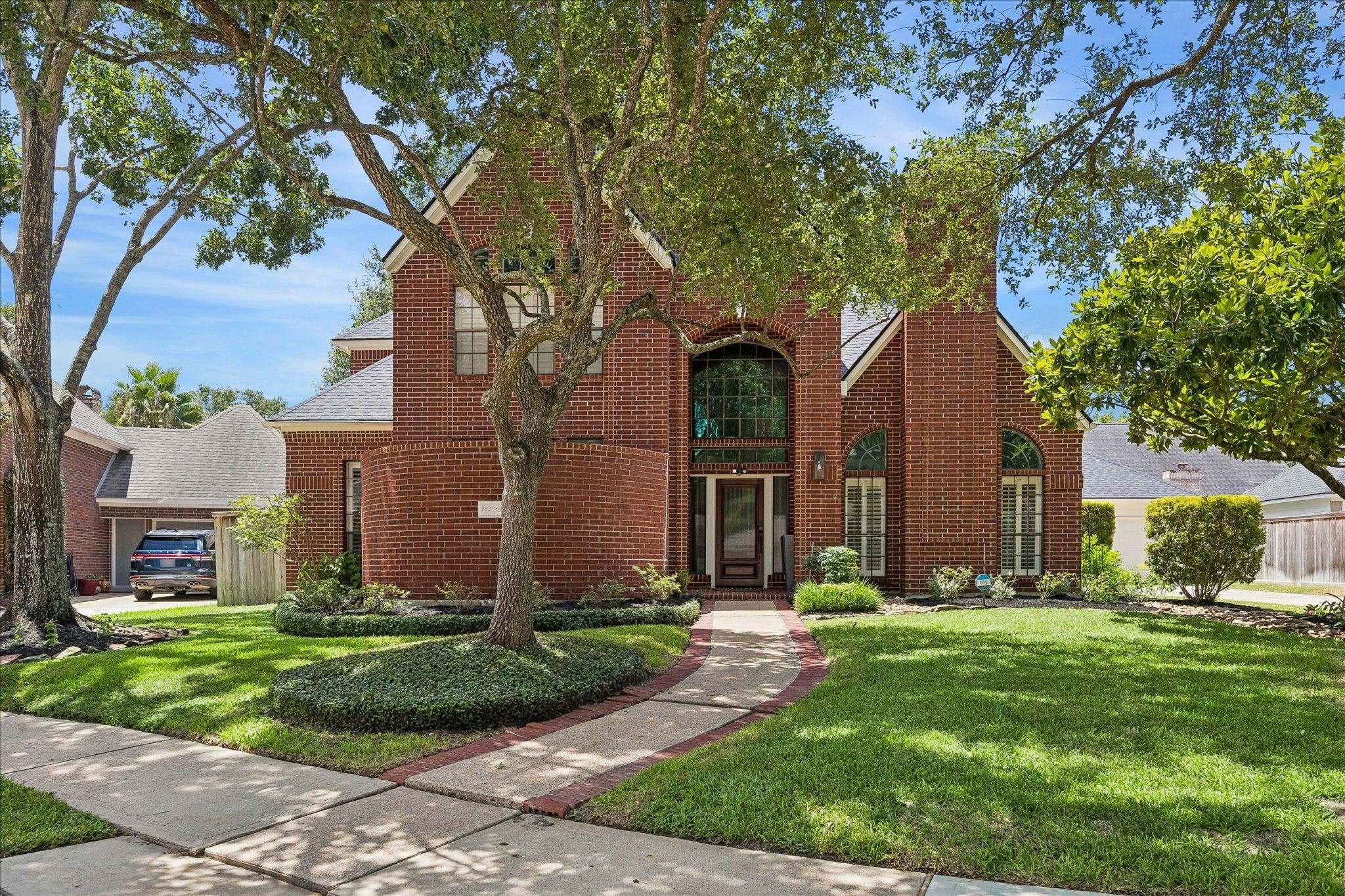 Tumbling Falls Ct, Houston, TX 77062