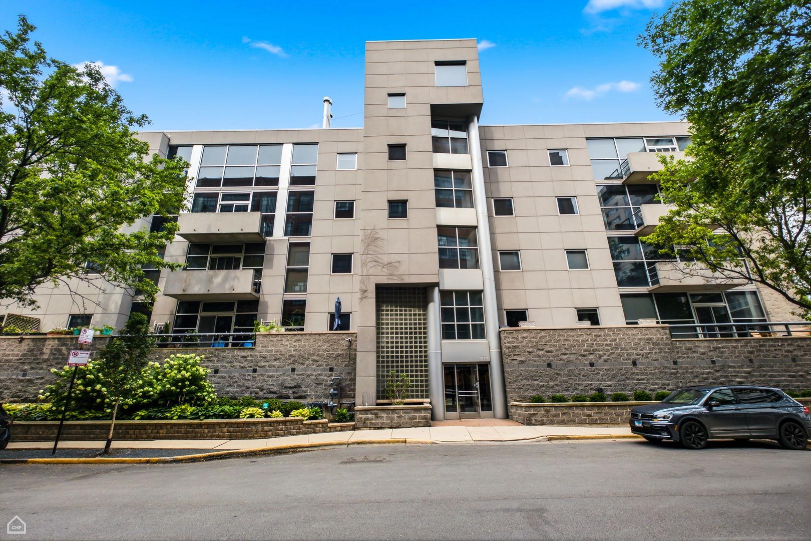 W Huron St, Chicago, IL 60642