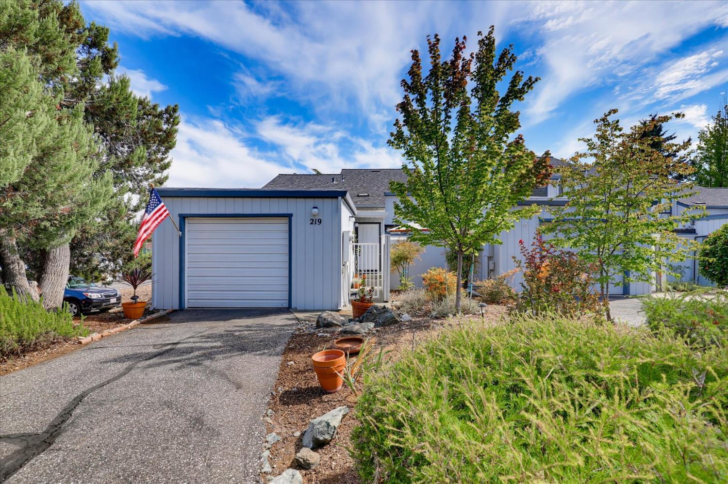 Woodside Ct, Grass Valley, CA 95945