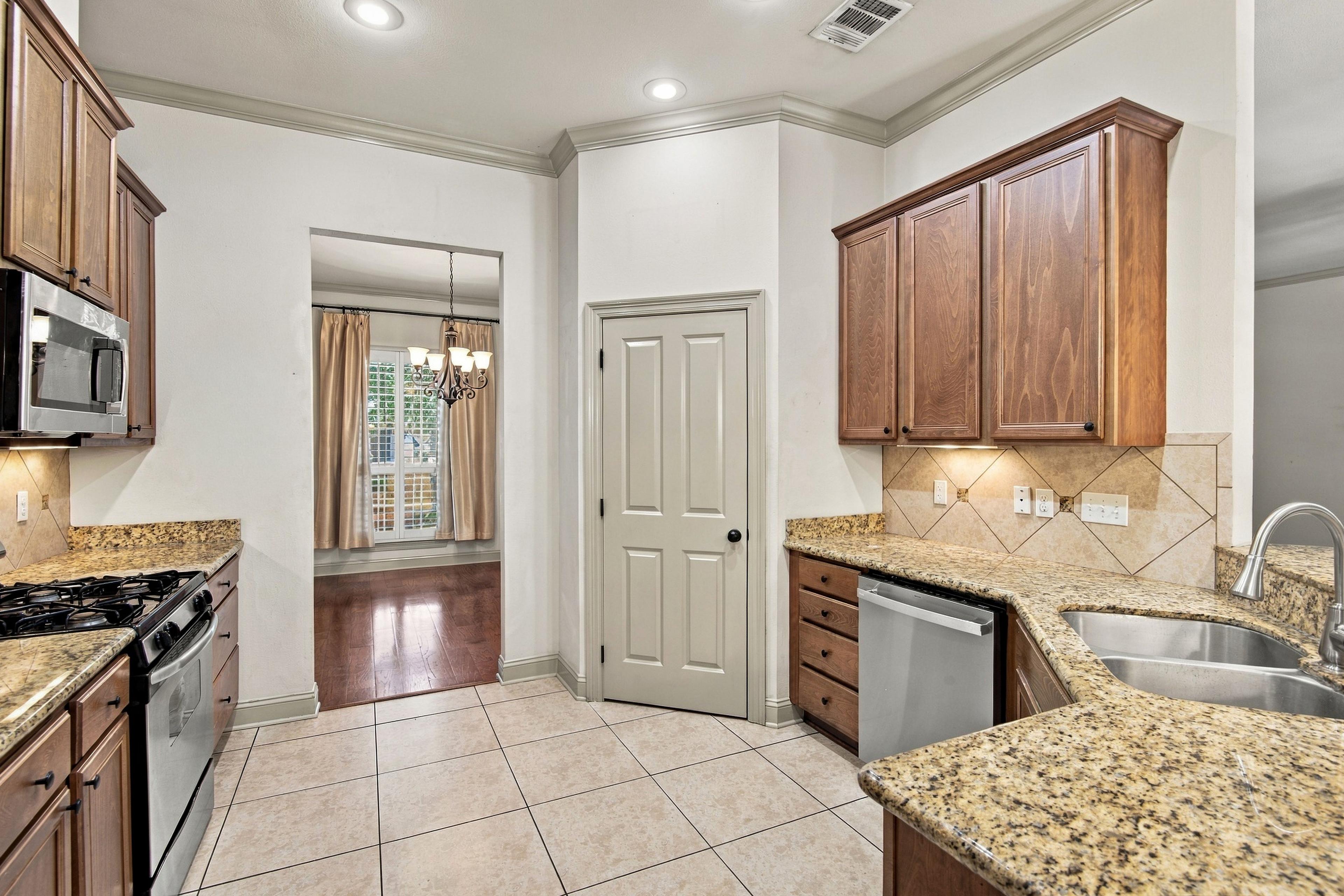 Grand Oaks Dr, Madisonville, LA 70447