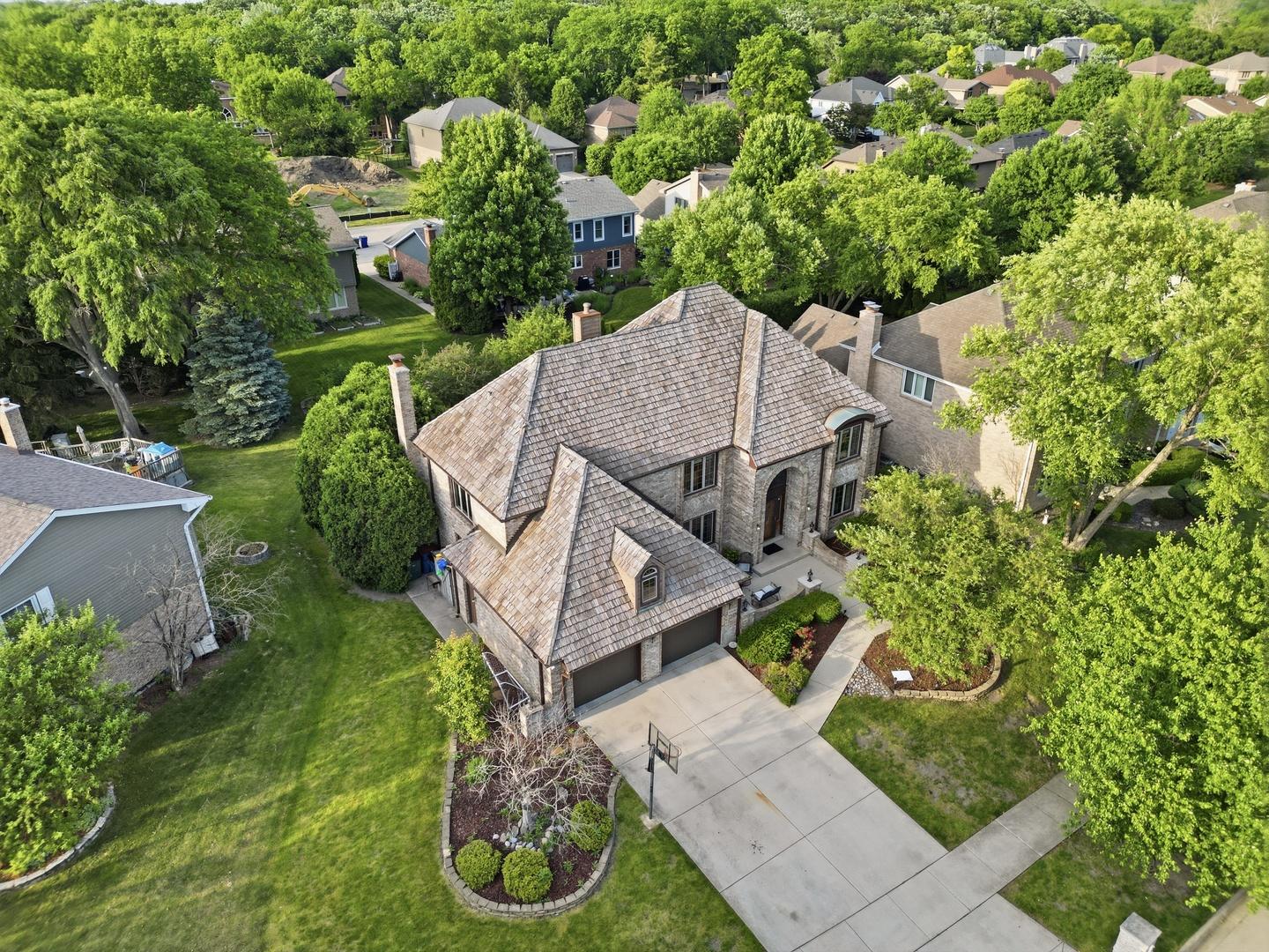 Wildwood Dr, Palos Park, IL 60464