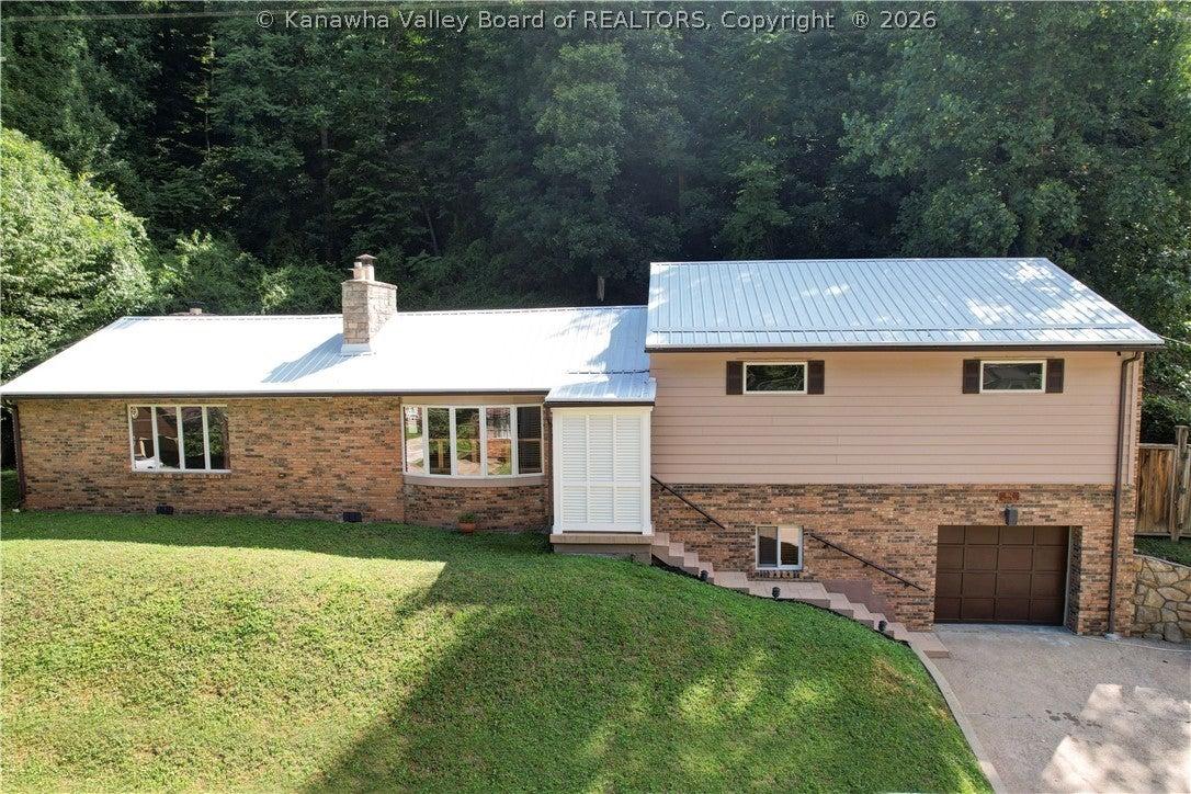 Chappell Rd, Charleston, WV 25304