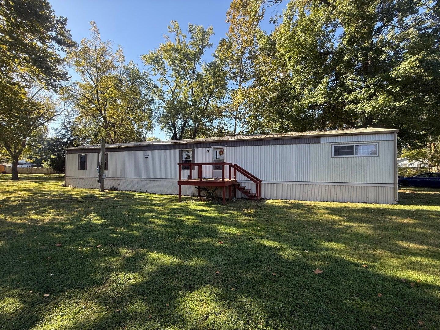 S 17th St, Herrin, IL 62948