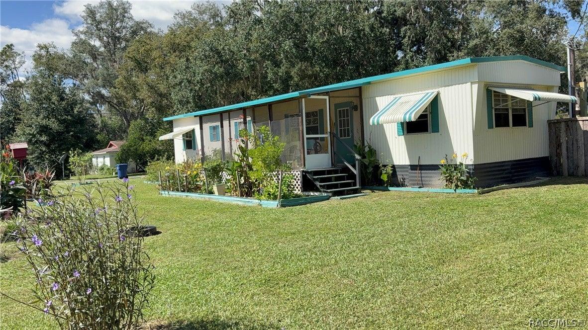 E Partridge Ln, Floral City, FL 34436