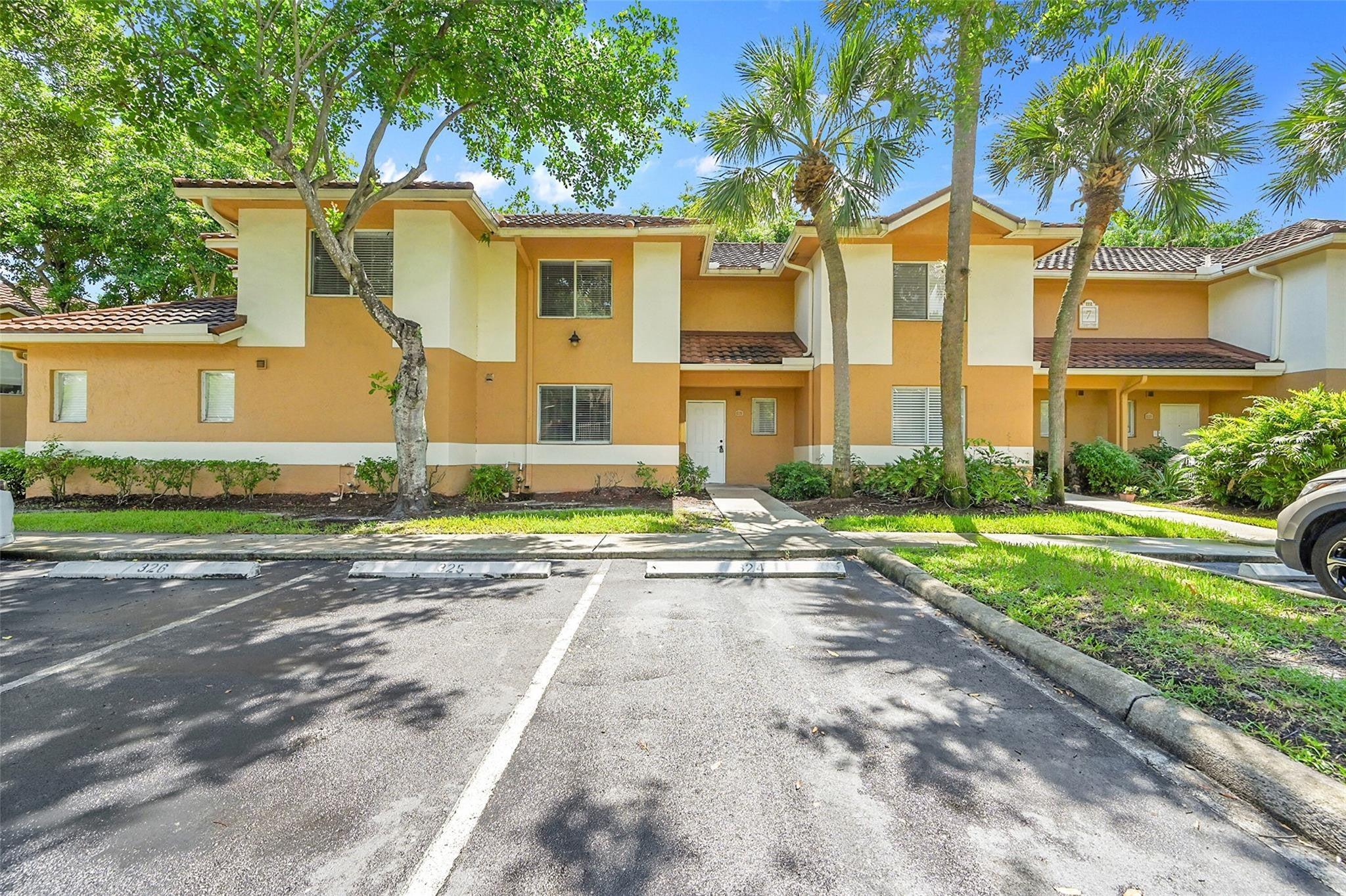 Nw 91st Ter, Plantation, FL 33324
