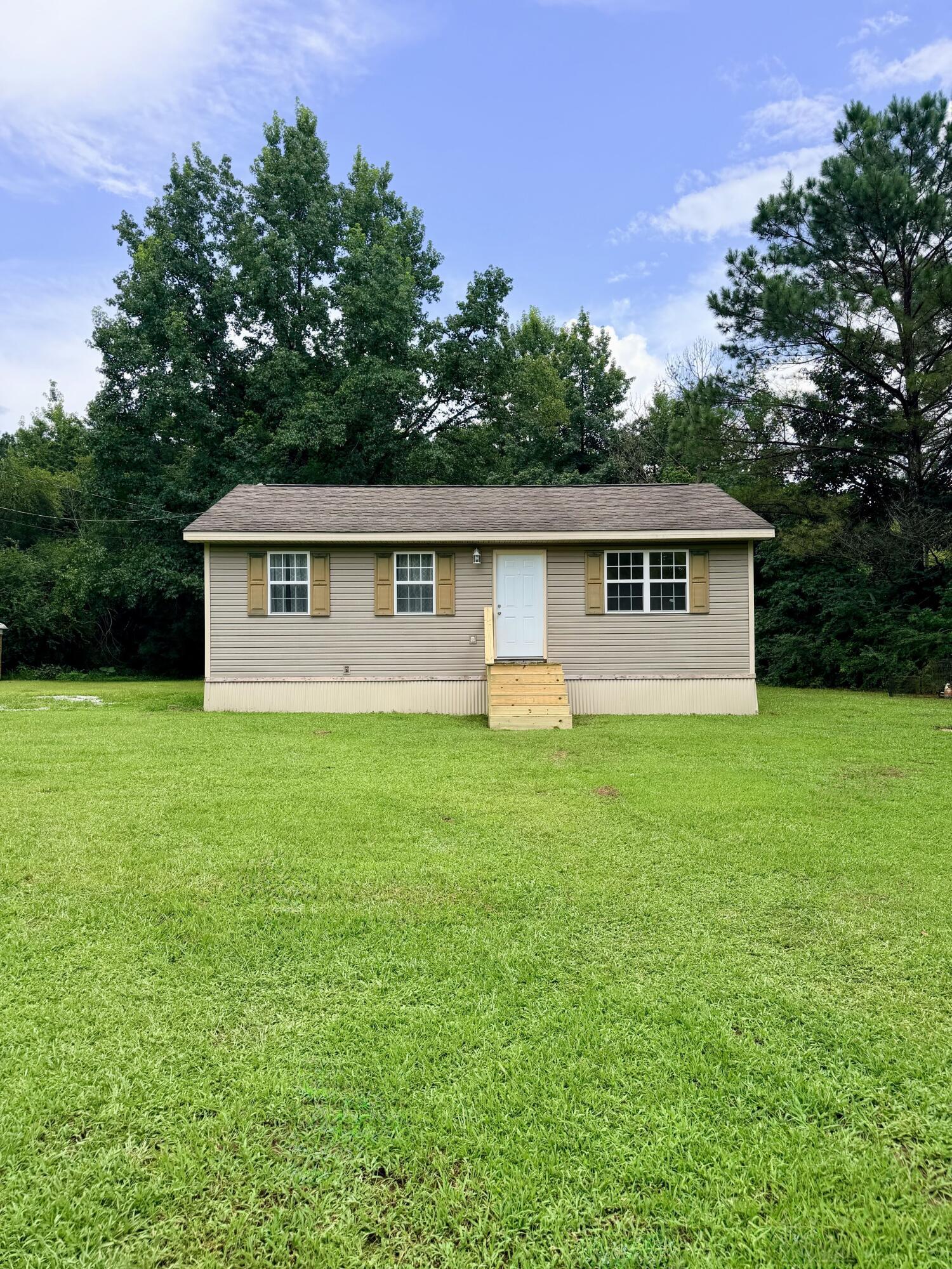 Laos Dr, Tupelo, MS 38801