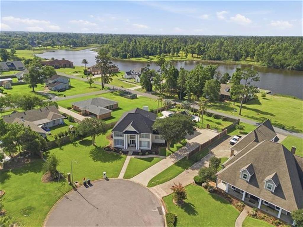 Fernwood Dr, Lake Charles, LA 70605