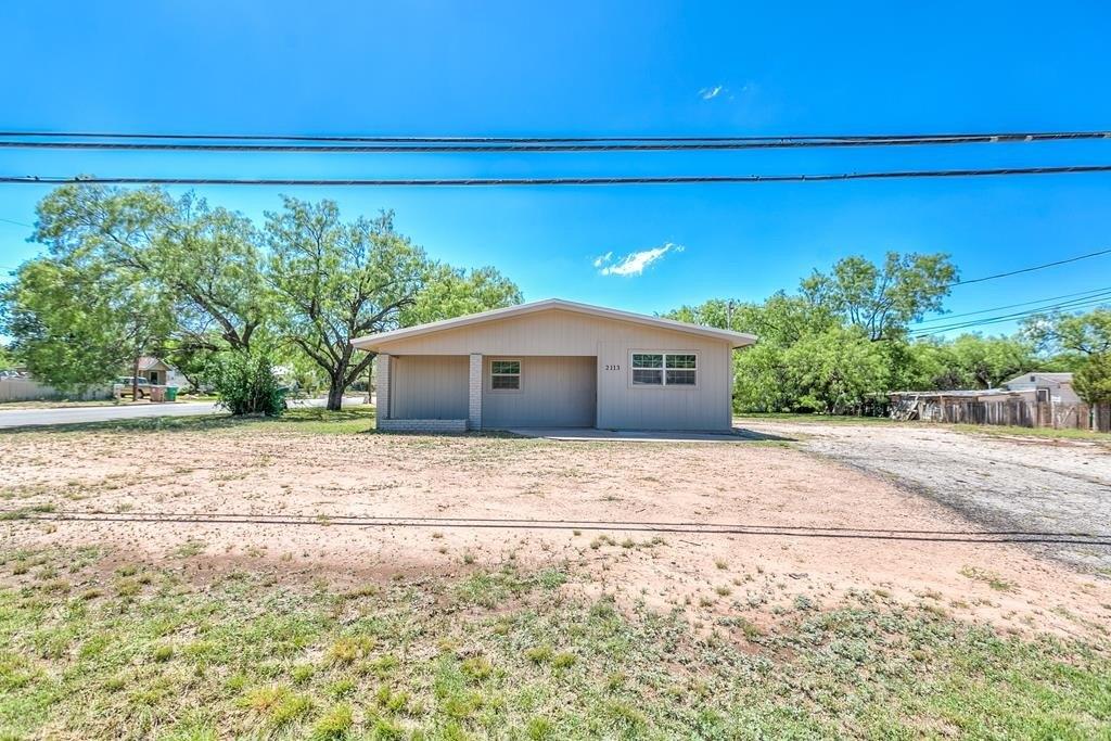 S Hill St, San Angelo, TX 76903