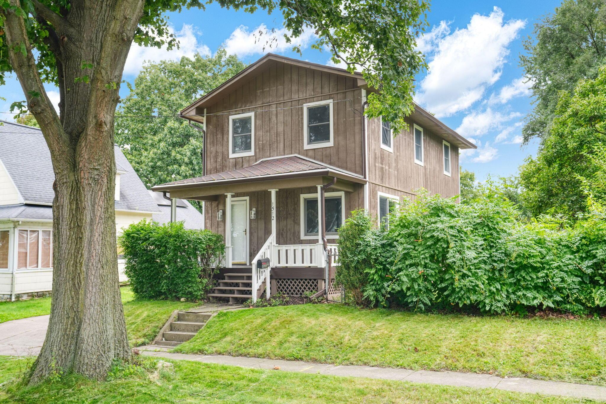 Joy Ave, Jackson, MI 49203