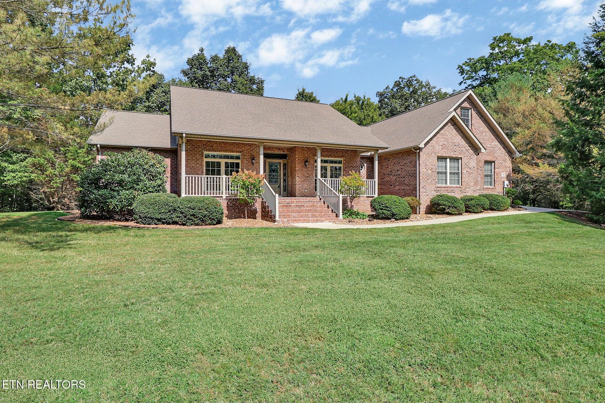 Kingsbridge Ln, Crossville, TN 38558