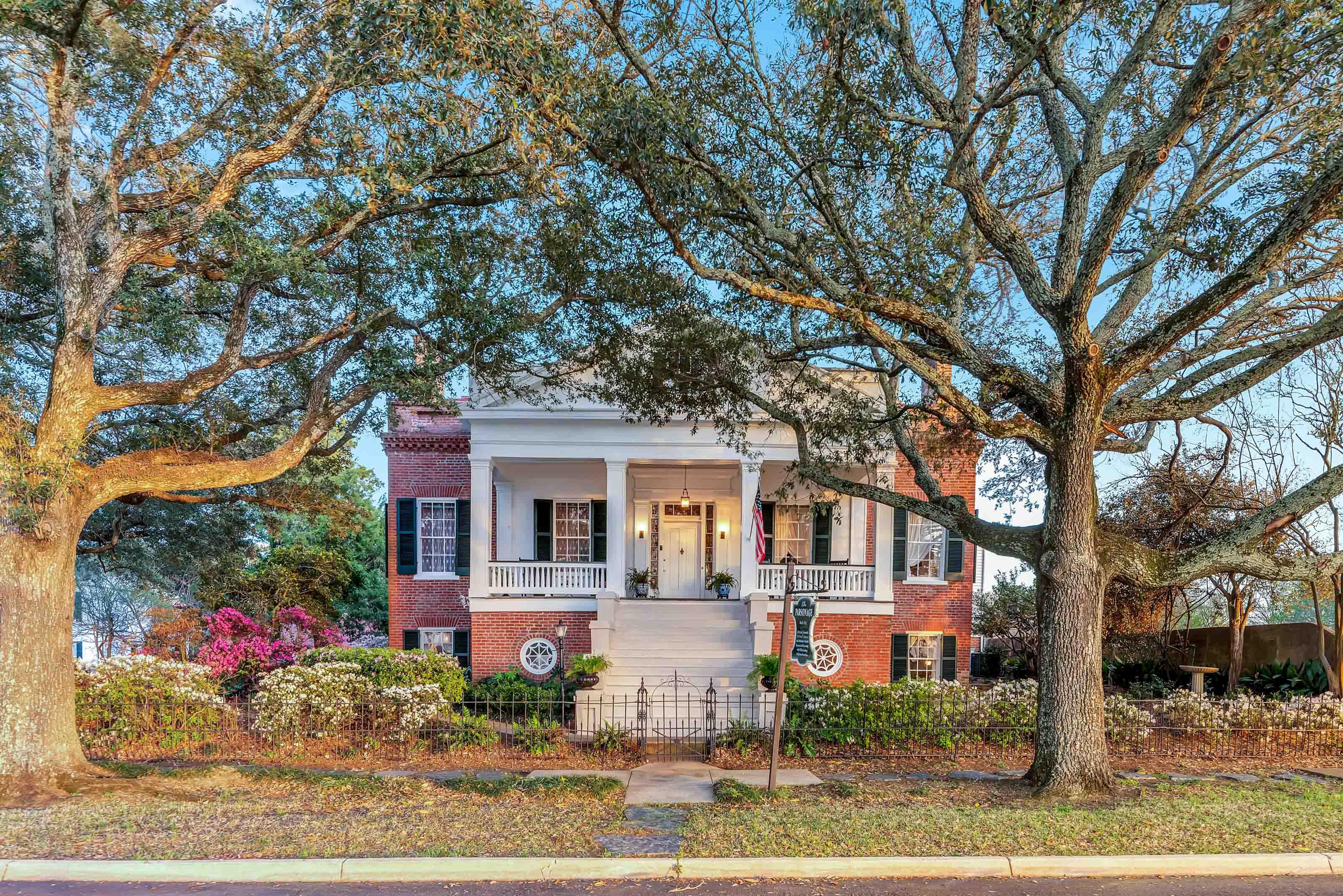 S Broadway St, Natchez, MS 39120