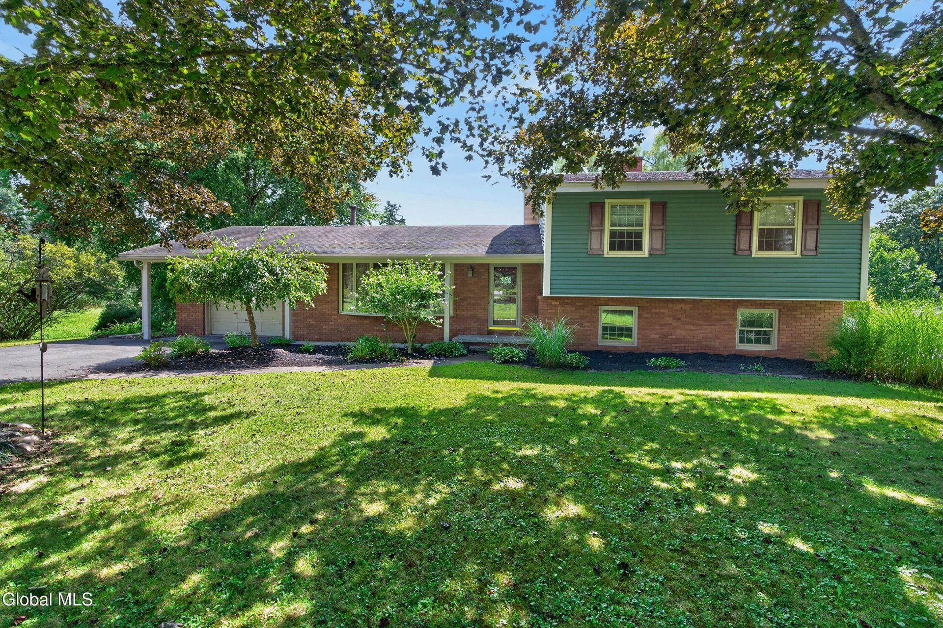 Mammoth Spring Rd, Wynantskill, NY 12198