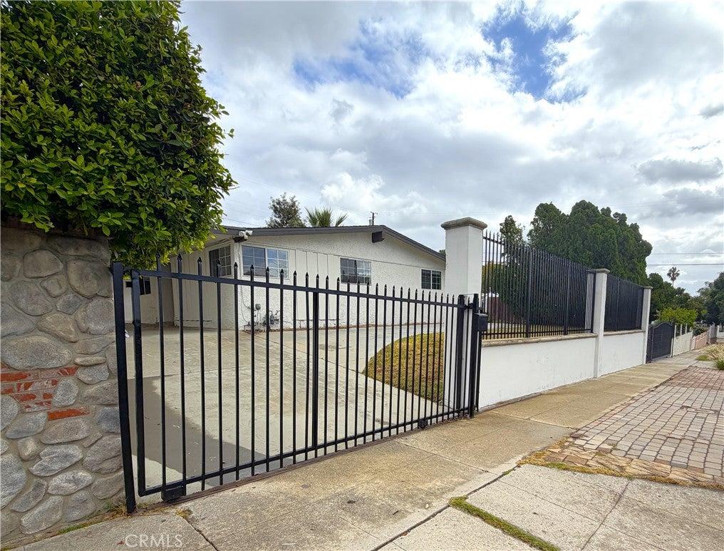 Garrick Ave, Sylmar, CA 91342