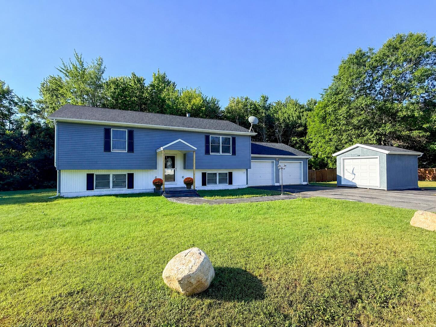 Cinnamon Rdg, Keeseville, NY 12944