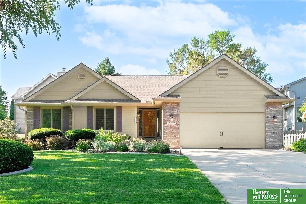 Hillsdale Ave, Omaha, NE 68137