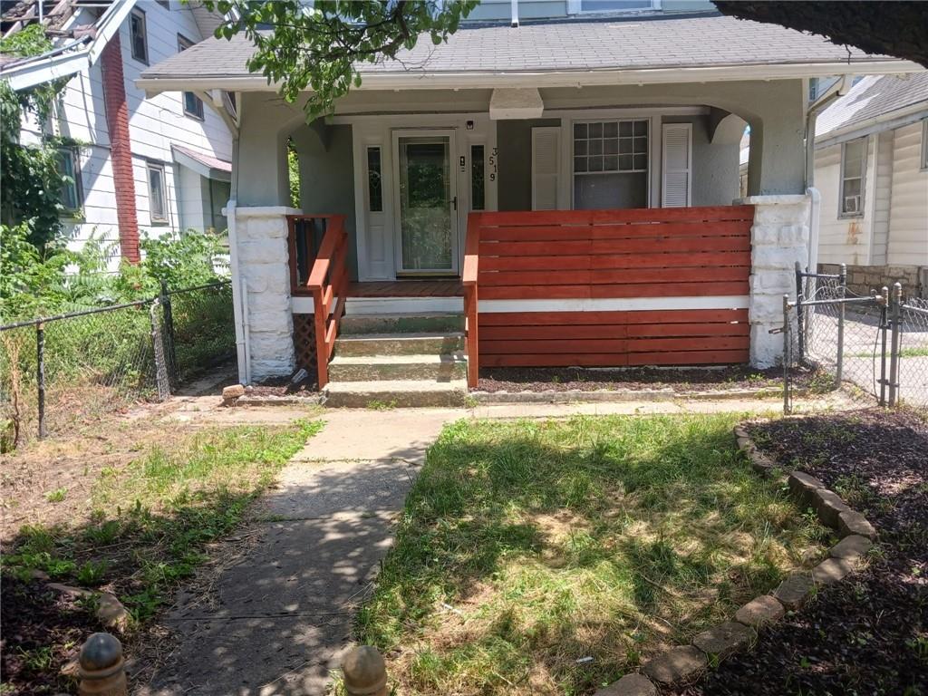 College Ave, Kansas City, MO 64128