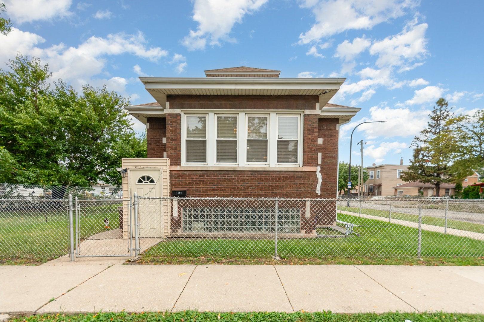 S 49th Ave, Cicero, IL 60804
