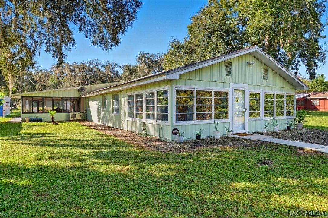 E Salmon Dr, Floral City, FL 34436