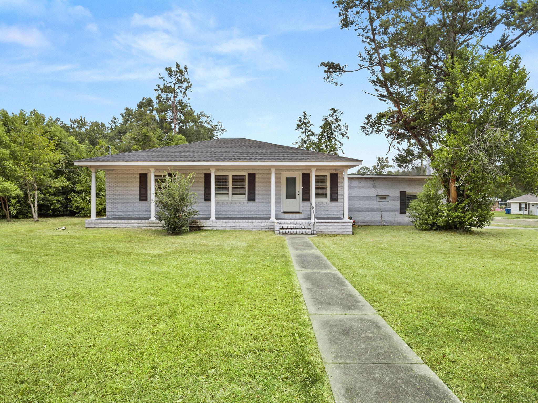 W 5th St, Deridder, LA 70634