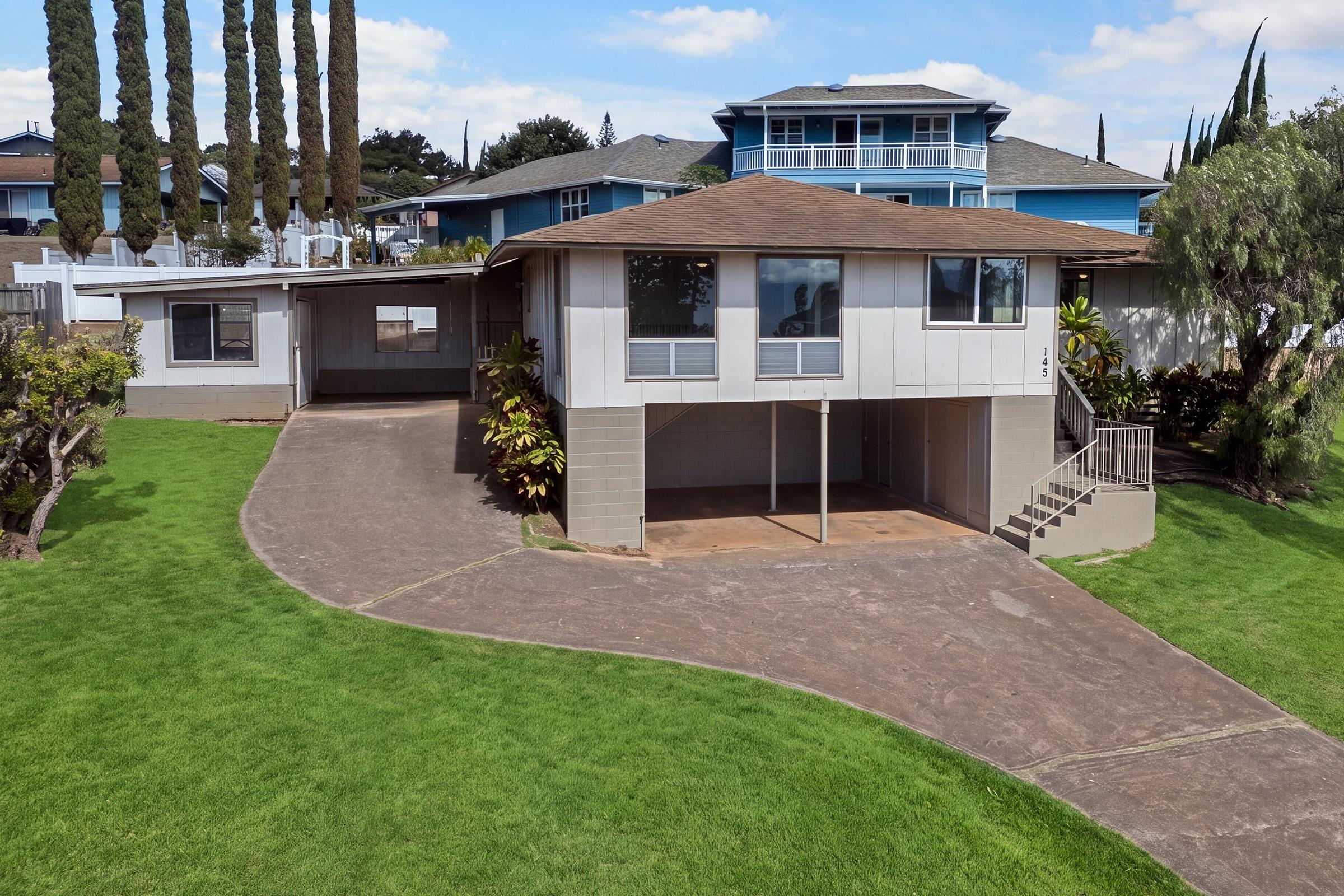 Hololani St, Makawao, HI 96768