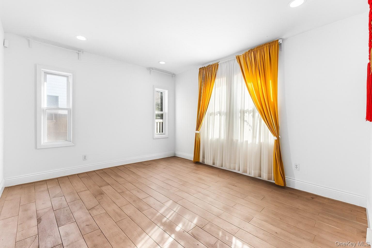 109th Ave, Saint Albans, NY 11412