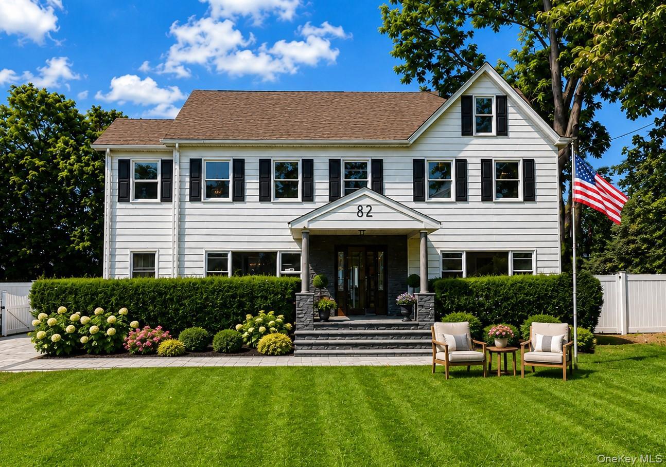 Vernon Ave, East Norwich, NY 11732