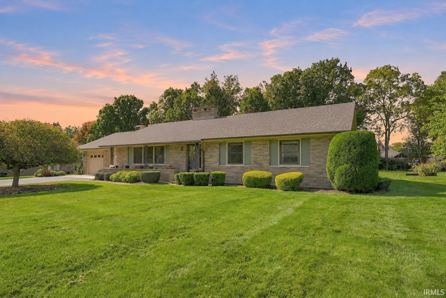 W Hills Rd, Fort Wayne, IN 46804