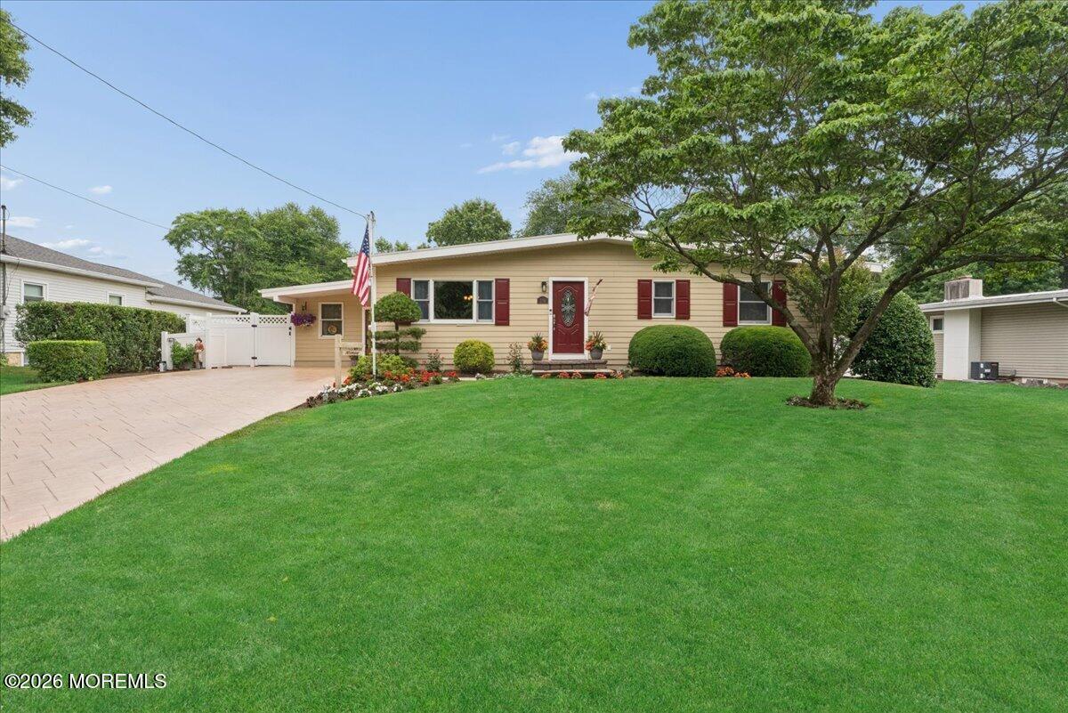 Parkview Ter, Lincroft, NJ 07738