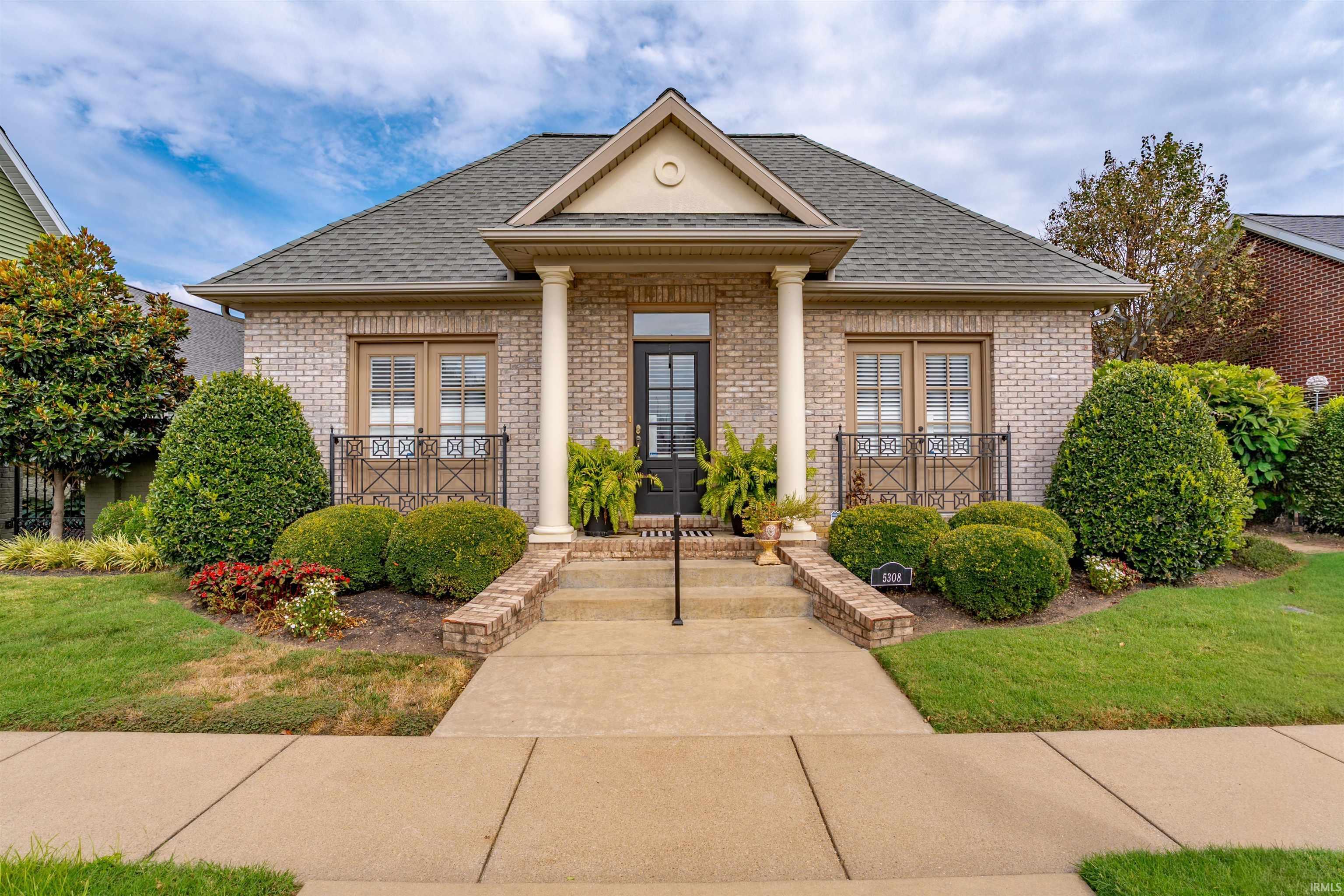 Somerset Ave, Evansville, IN 47715