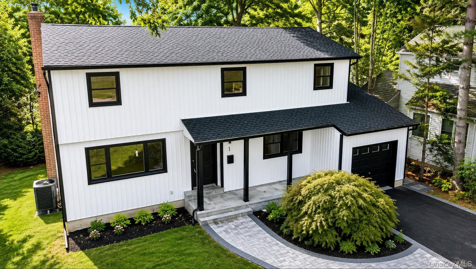 Roslyn Rd, East Williston, NY 11596