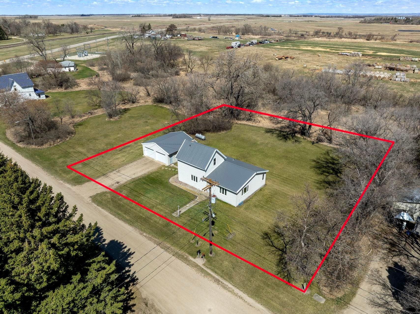 Davis St, Willow City, ND 58384