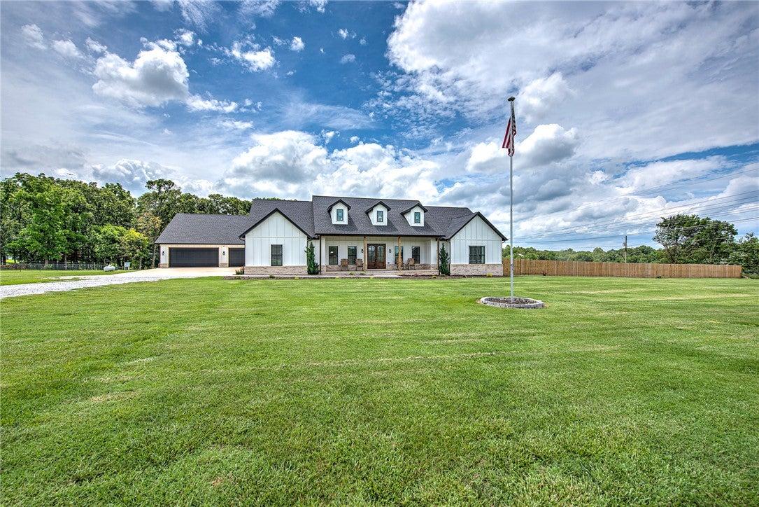 N Mount Olive Rd, Gravette, AR 72736