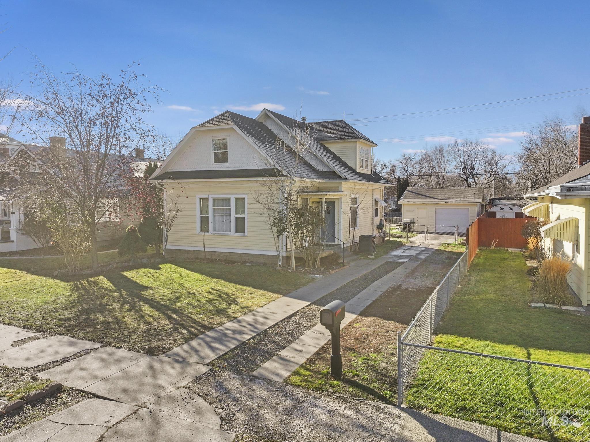 8th Ave E, Twin Falls, ID 83301
