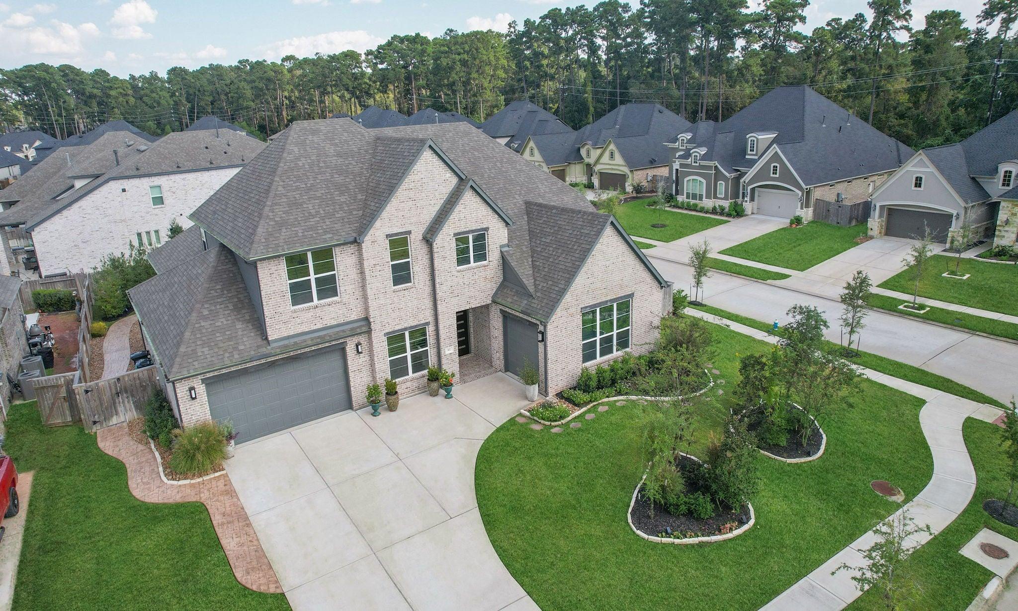 Falcon Hollow Ln, Pinehurst, TX 77362