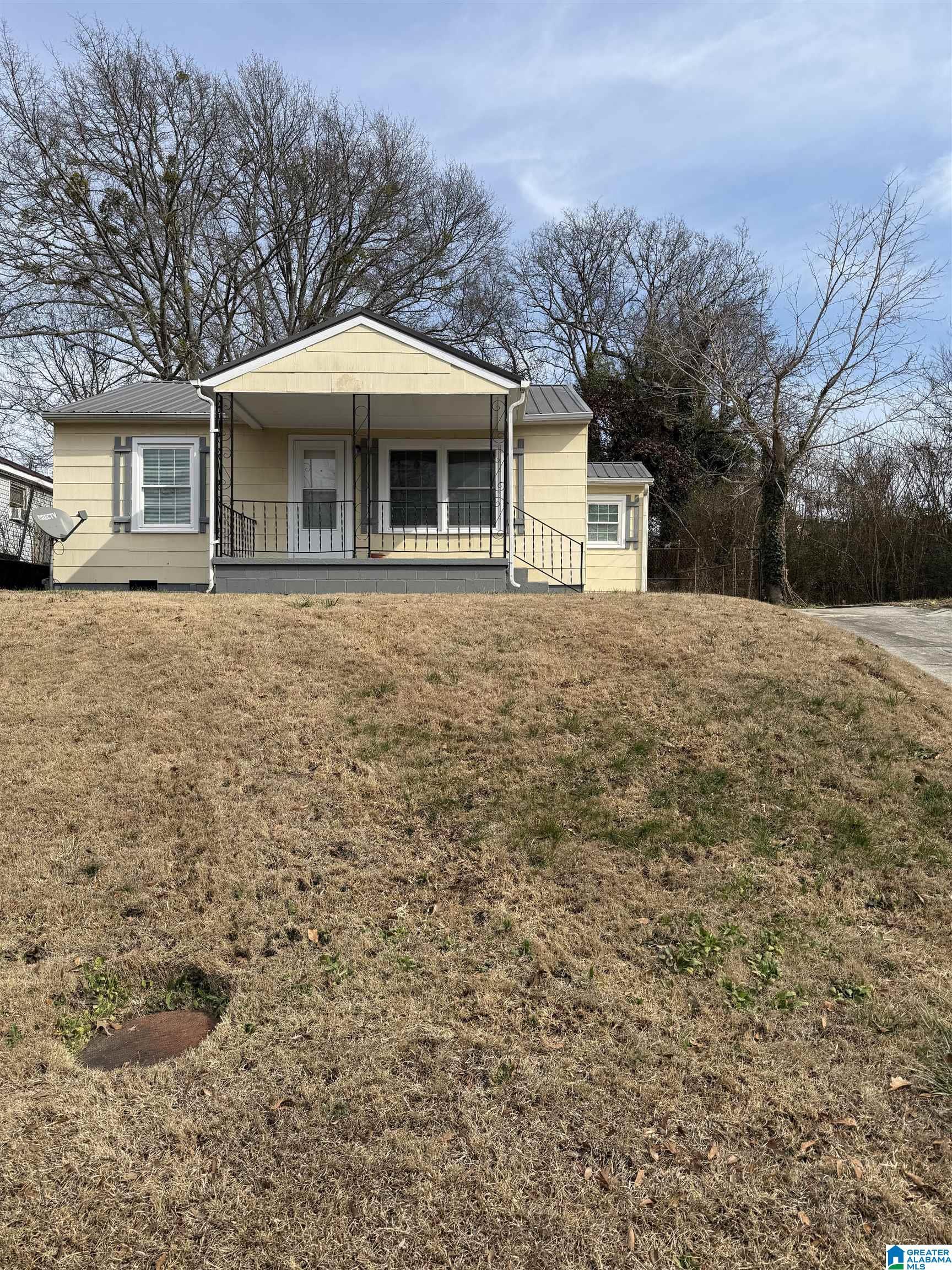 Walnut Ave, Anniston, AL 36201