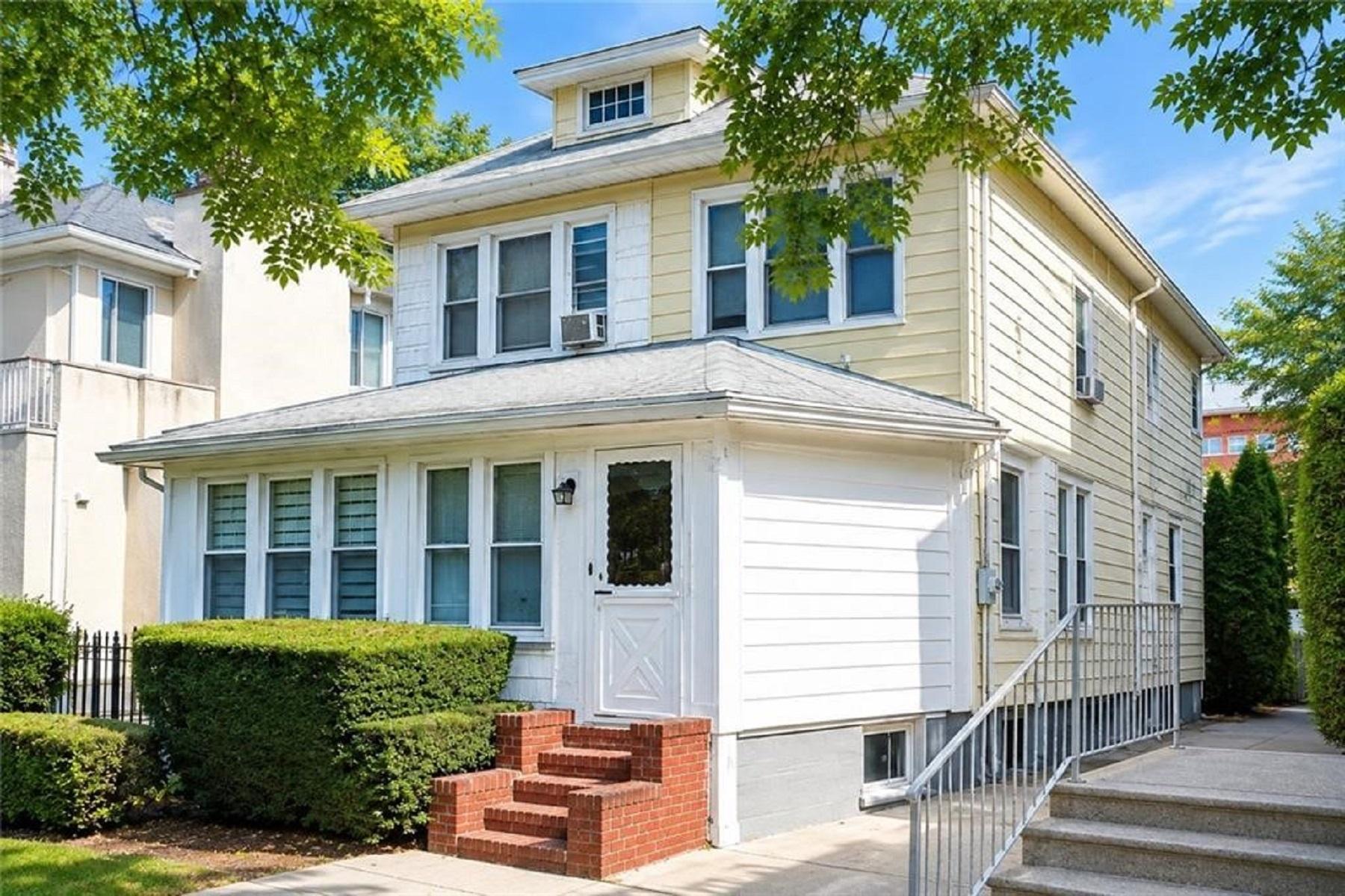E 31st St, Brooklyn, NY 11210