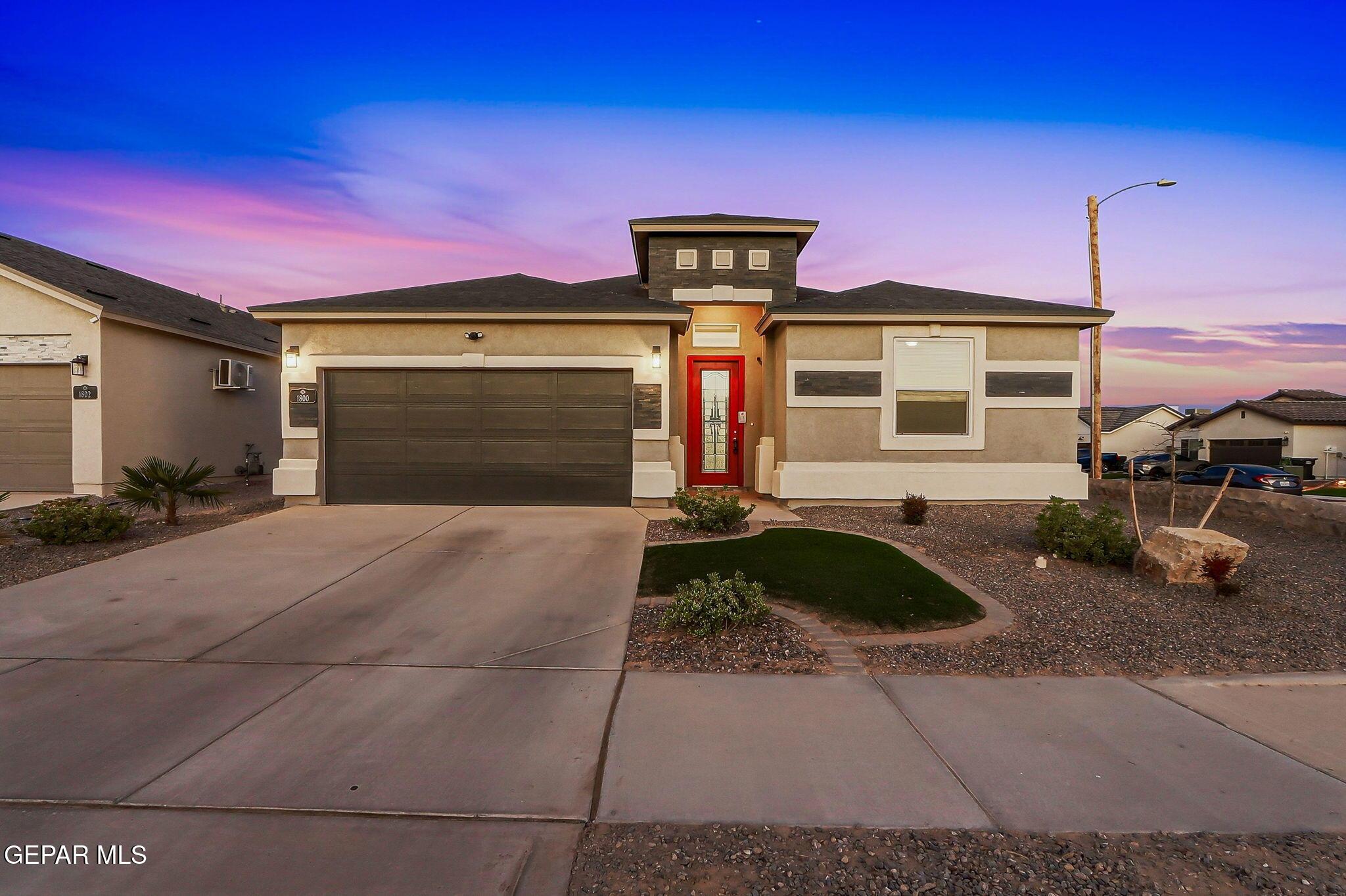 Ritzy Lou Pl, El Paso, TX 79928