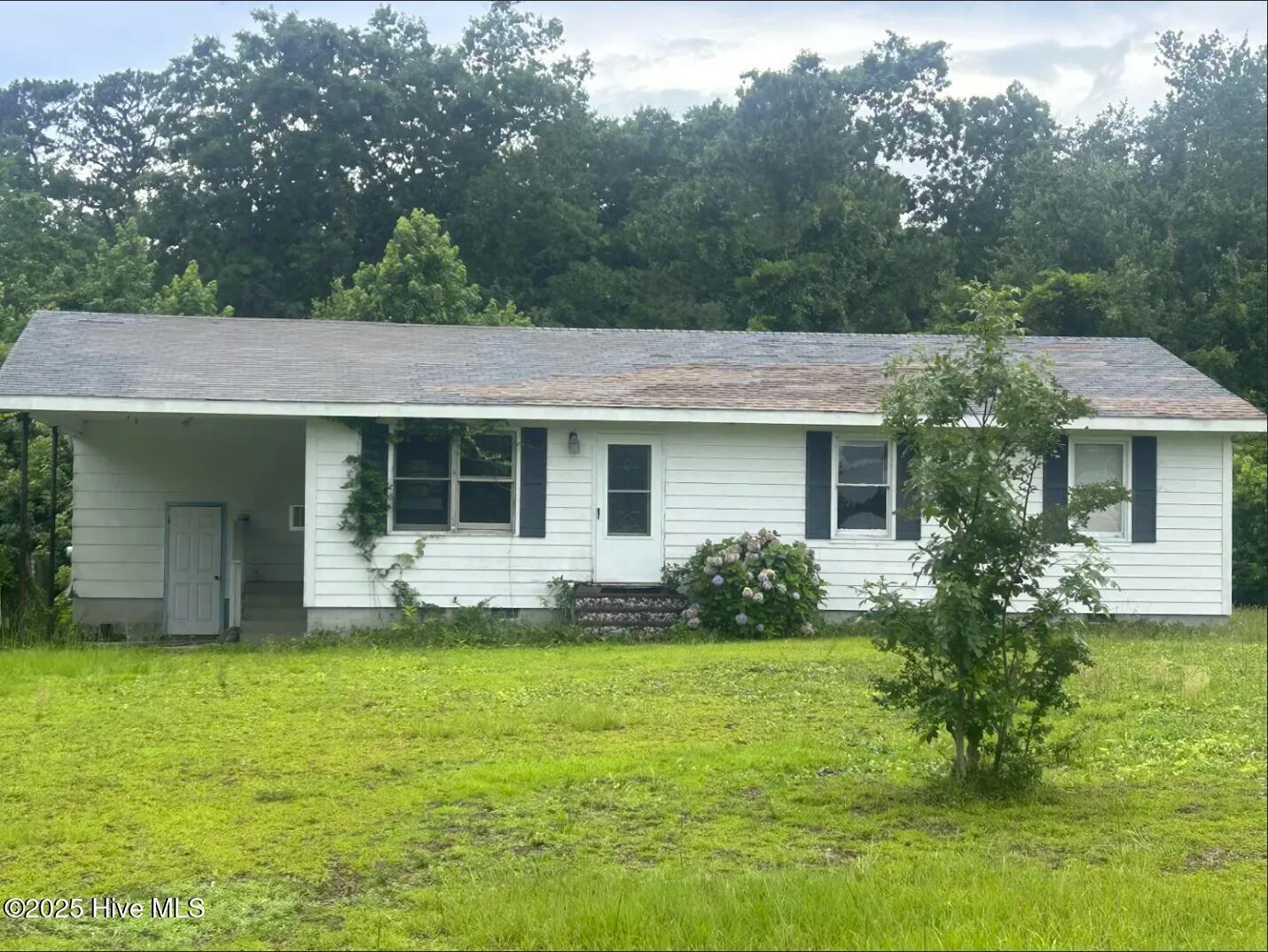 Bond Ln, Sneads Ferry, NC 28460