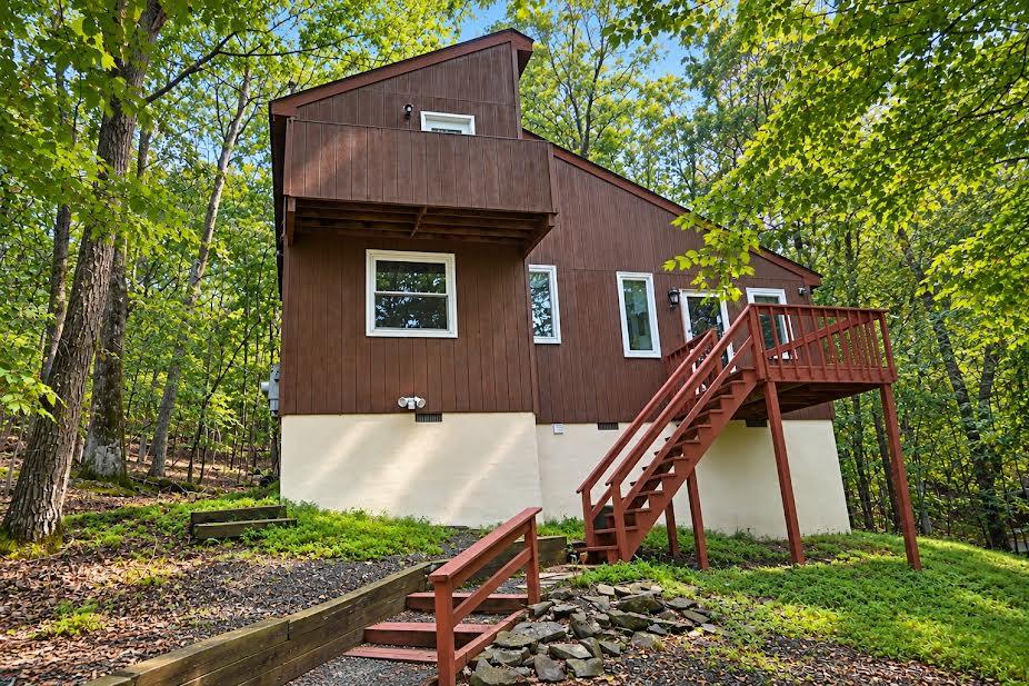 Porter Dr, Bushkill, PA 18324
