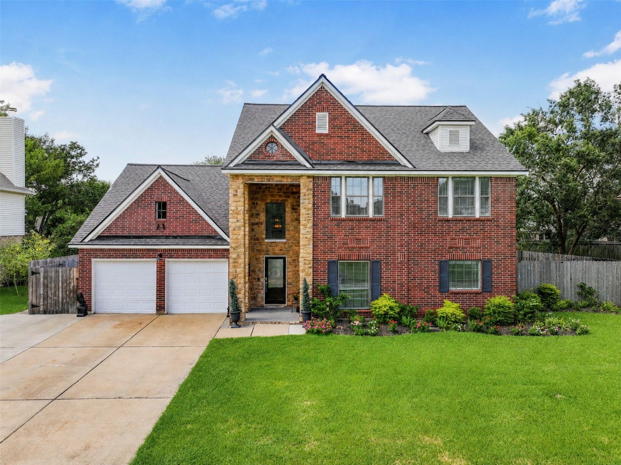 W Castlewood Ave, Friendswood, TX 77546