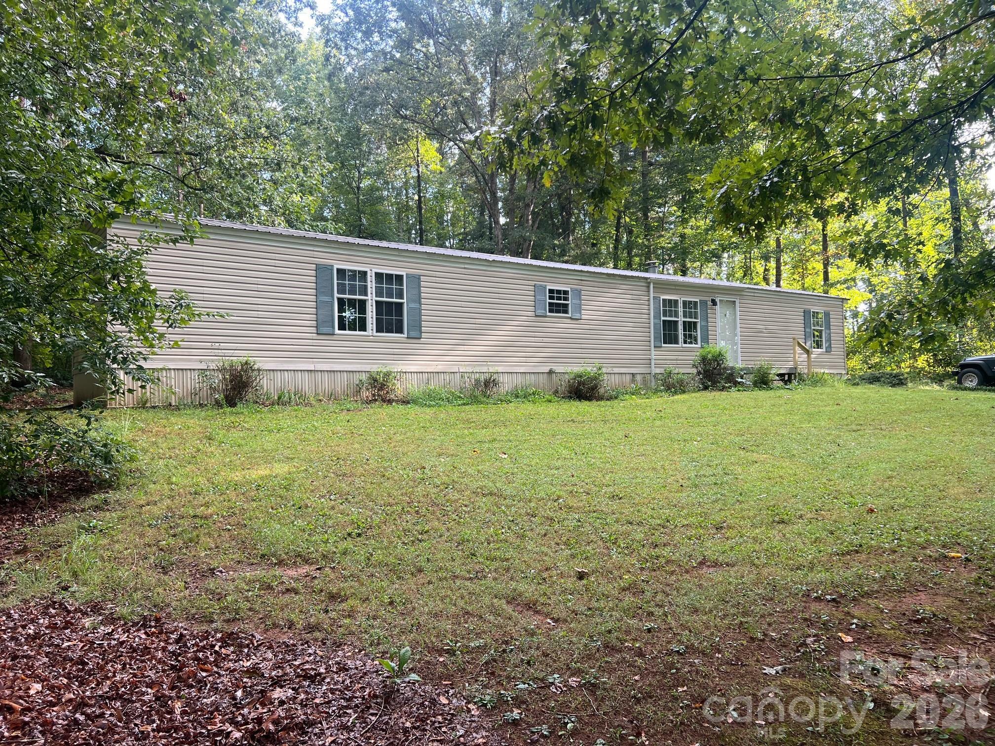White Oaks Dr, Morganton, NC 28655